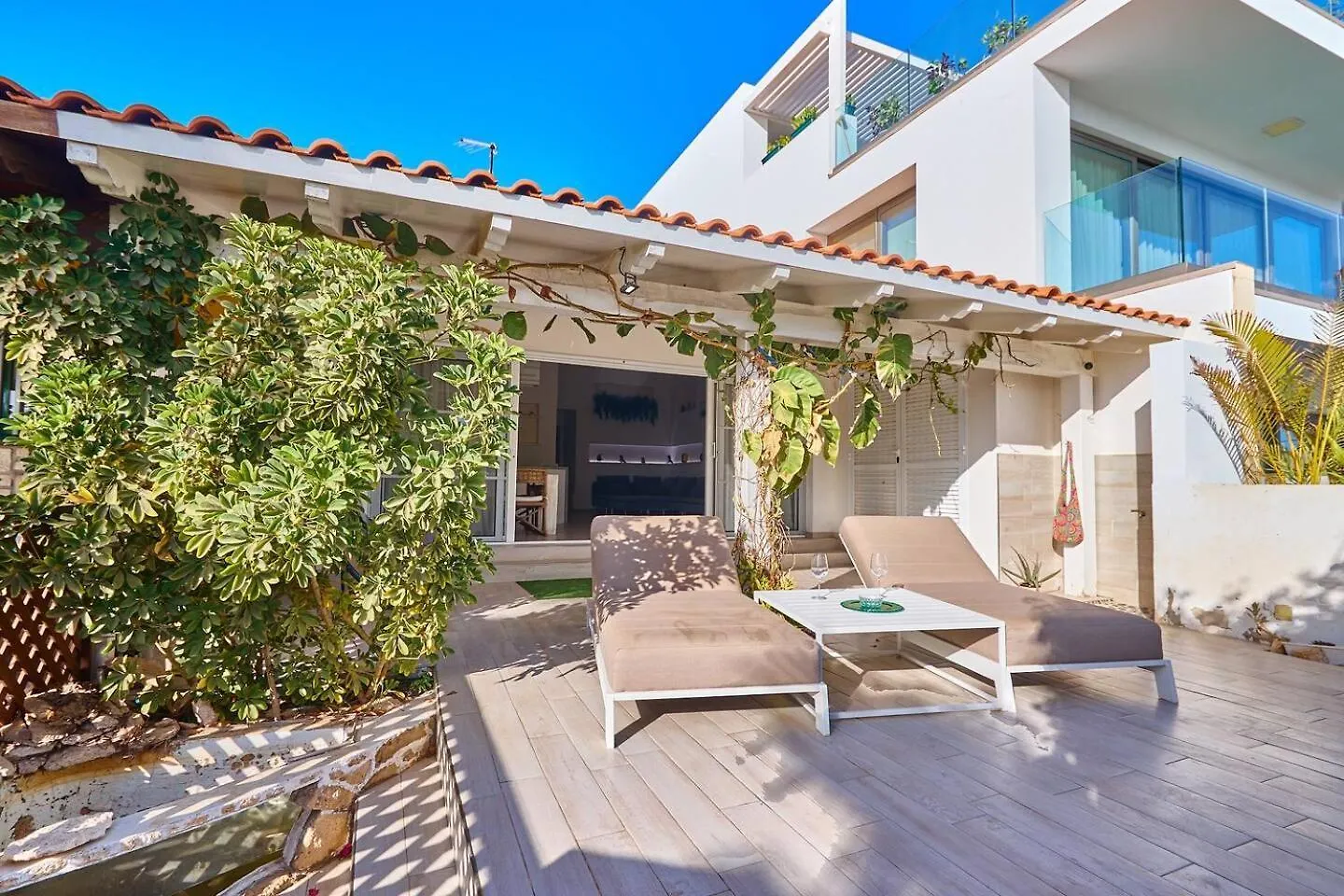 בית נופש סנטה מריה Beach Villa - By Bobbywashere